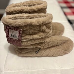 Muk Luk Tan Faux Fur Slippers - sz XL (11-12) NWT